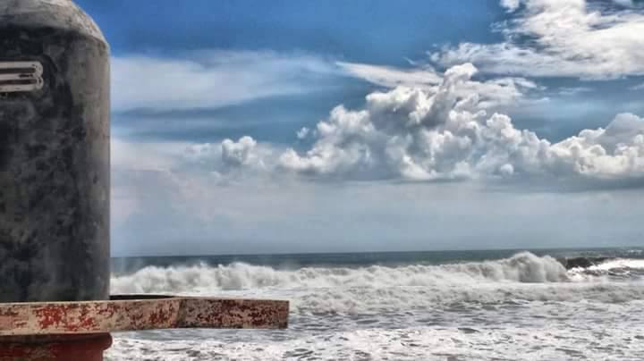 Madhavpur Beach : Why visit Tasmania when you have one in India..!